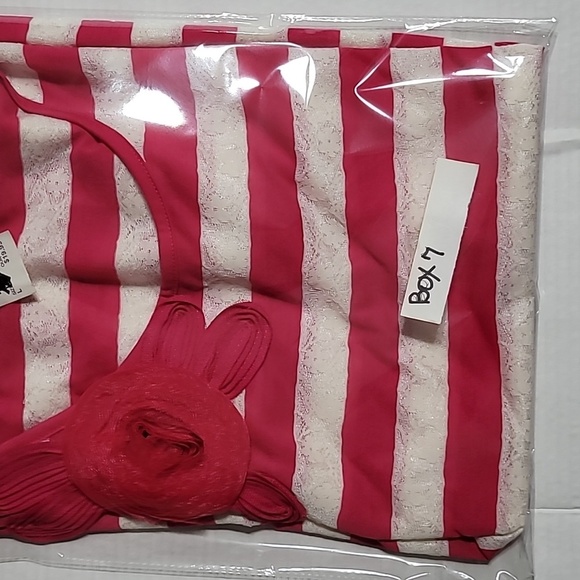 Cato's Pink/White Lace Striped Blouse w/Rose Decor & Shark Hemline, Sz: Large - Picture 8 of 8